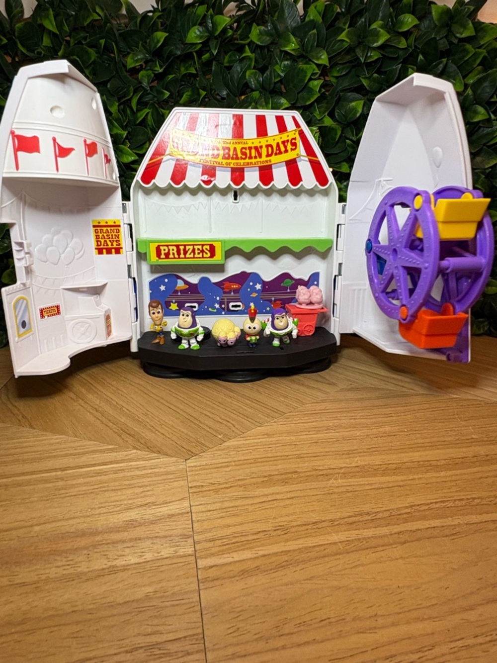 Toy Story Carnival Playset with Mini Figures - White/Purple